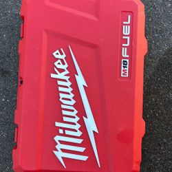 M18 FUEL 18V Lithium-Ion Brushless Cordless Hammer Drill and Impact Driver Combo Kit (2-Tool) with 2 Batteries