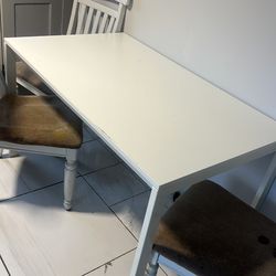 Dinning set, table comes with 4 chairs,