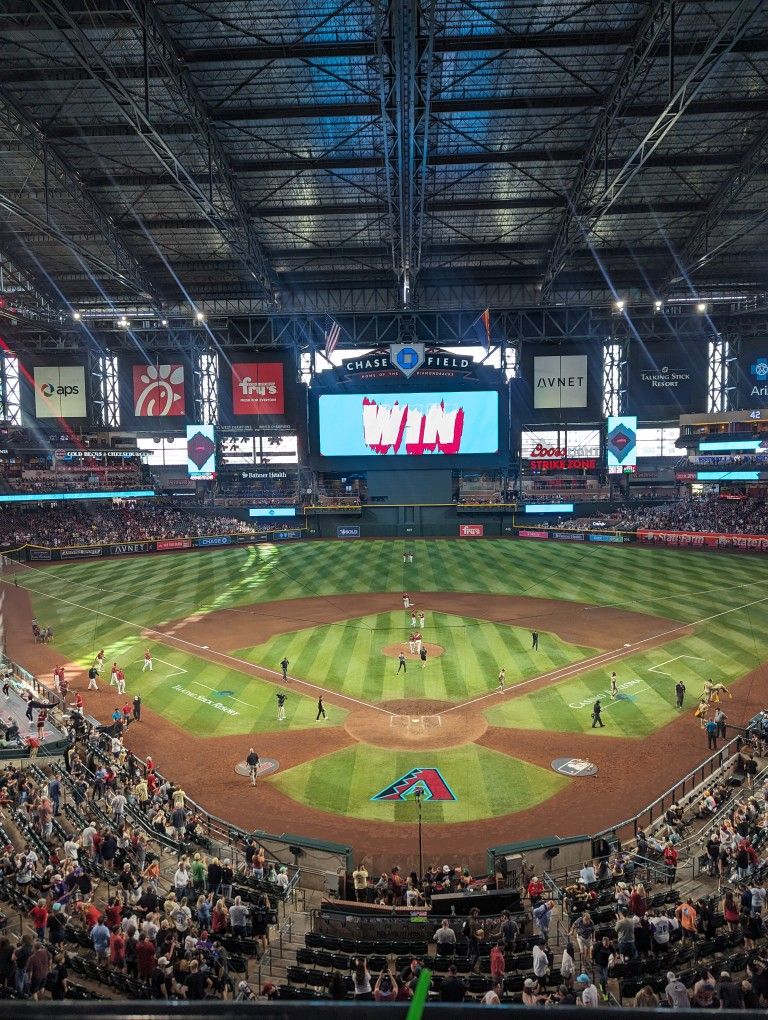 Dbacks Saturday & Sunday Tickets, Suite/Club Level, Front Row