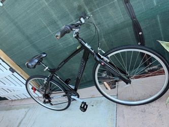 Infinity Boss.three 7 Speed 700c Men's Hybrid Bike