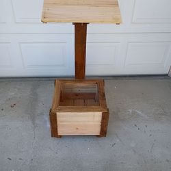 Cedar planter 15in
