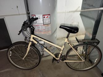 17" Vintage Trek Antelope 800 Bicycle