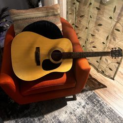 acoustic Guitar court guitar