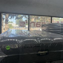 QUEEN SIZE SIMMONS BEAUTYREST BLACK SERIES 2 (MEDIUM) MATTRESS & BOX SPRING BED SET