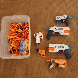 6 Nerf Guns Plus 100s Of Nerf Bullets