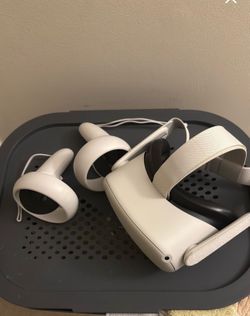 Oculus quest 2 250 gb barely used like new