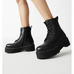 Women’s Combat Boots Size 10 