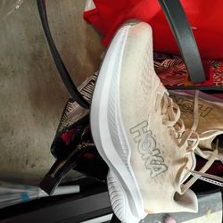 ❤️HOKA❤️ WOMEN'S SIZE 7 1/2