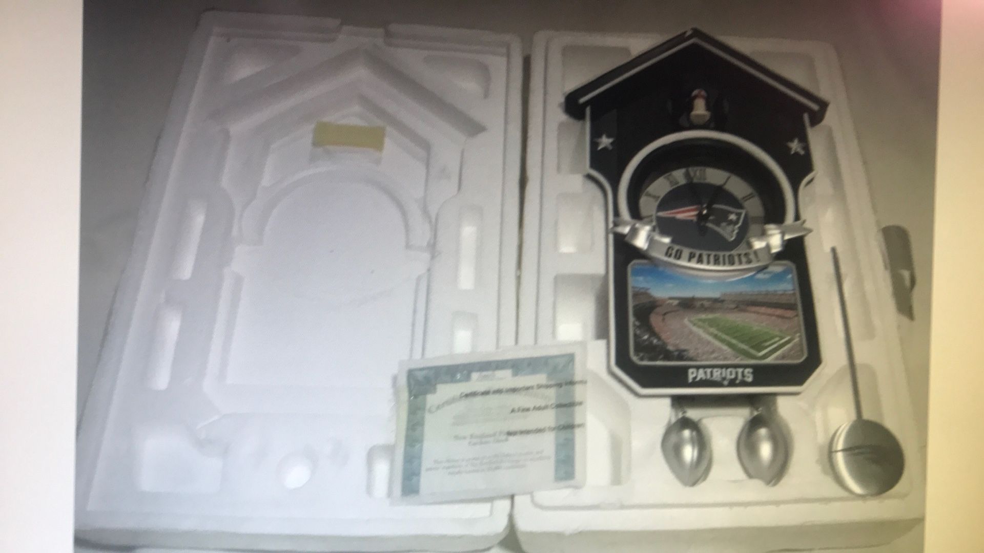 New England Patriots Bradford Exchange Cuckoo Wall Clock NFL Football Limited Ed