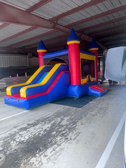 Bounce house w/slide