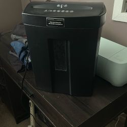 Paper shredder 