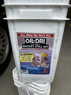 Spill Kit (oil-dri Bucket )