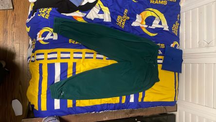 Green sweats, small