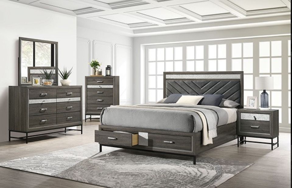 4 Pc Queen Bedroom Set ( Please Read Description For More Information)