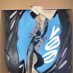 Yeezy 700 Bright Cyan Size 10c