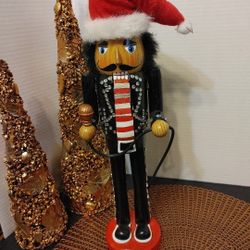 Trimmery 2011 Musician Nutcracker NWT