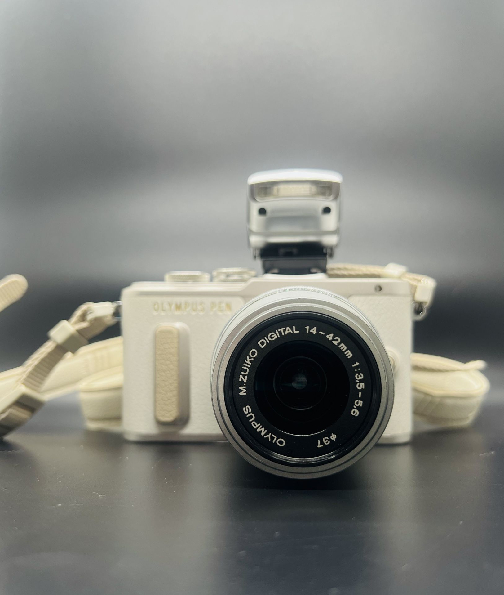 Olympus PEN E-PL8 Mirrorless Camera – Cream White – w/ 14–42mm & 25mm Lenses + Flash