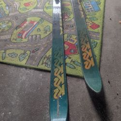 K2 TRC sidecut triaxial Skis with bindings 