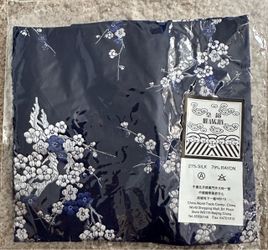 Premium Chinese Silk Brocade Wine Bottle Gift Bag with Tassel - Brand New