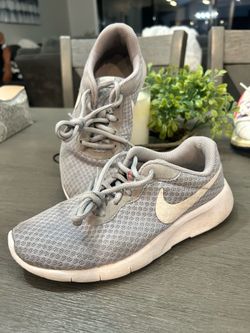 Nike Tanjun Sneakers