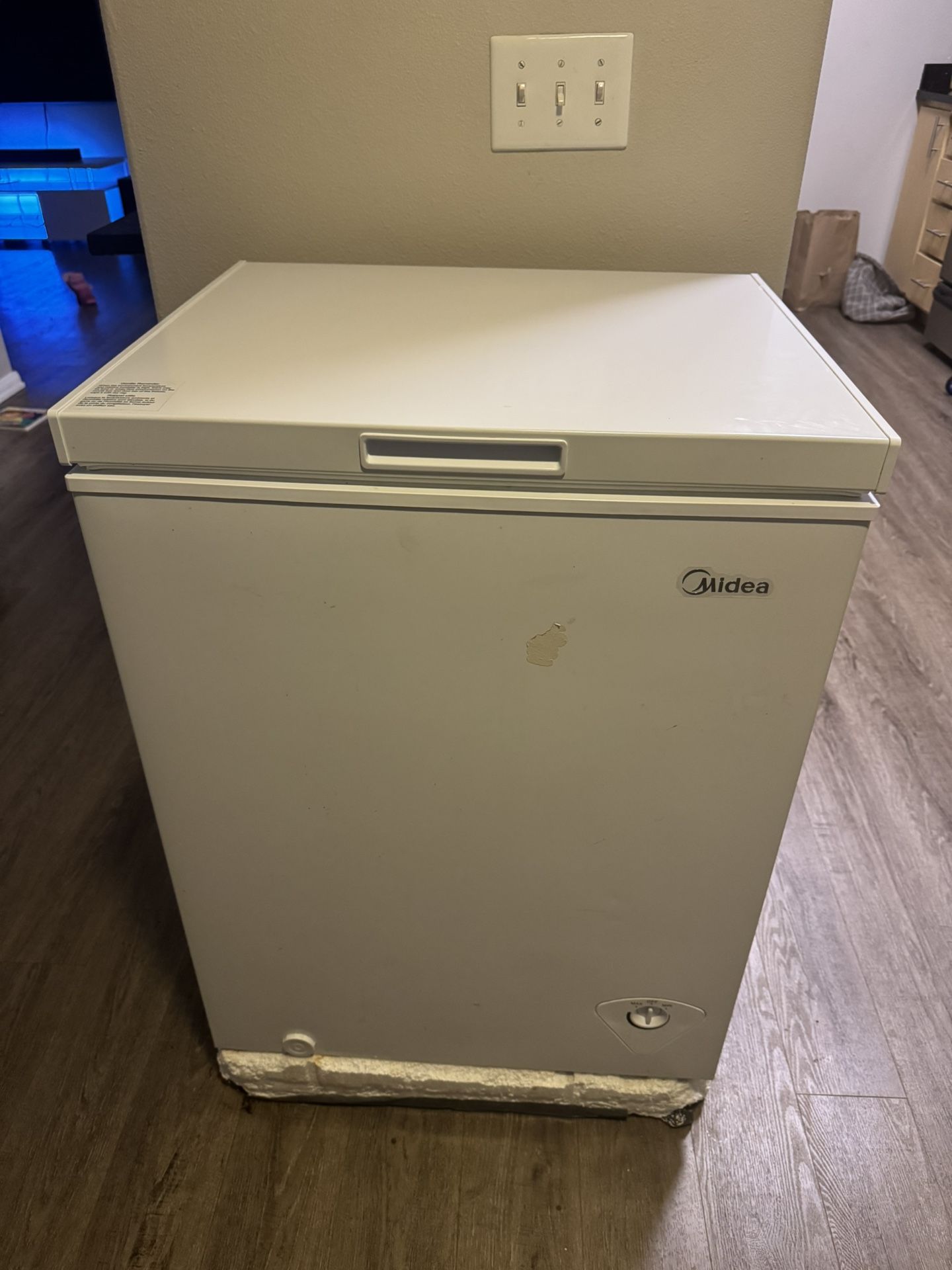 Midea Freezer 