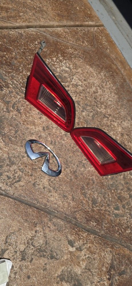 Infinity G37 Logo And Tail Lights