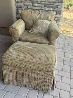 Comfy Chair with Ottoman
