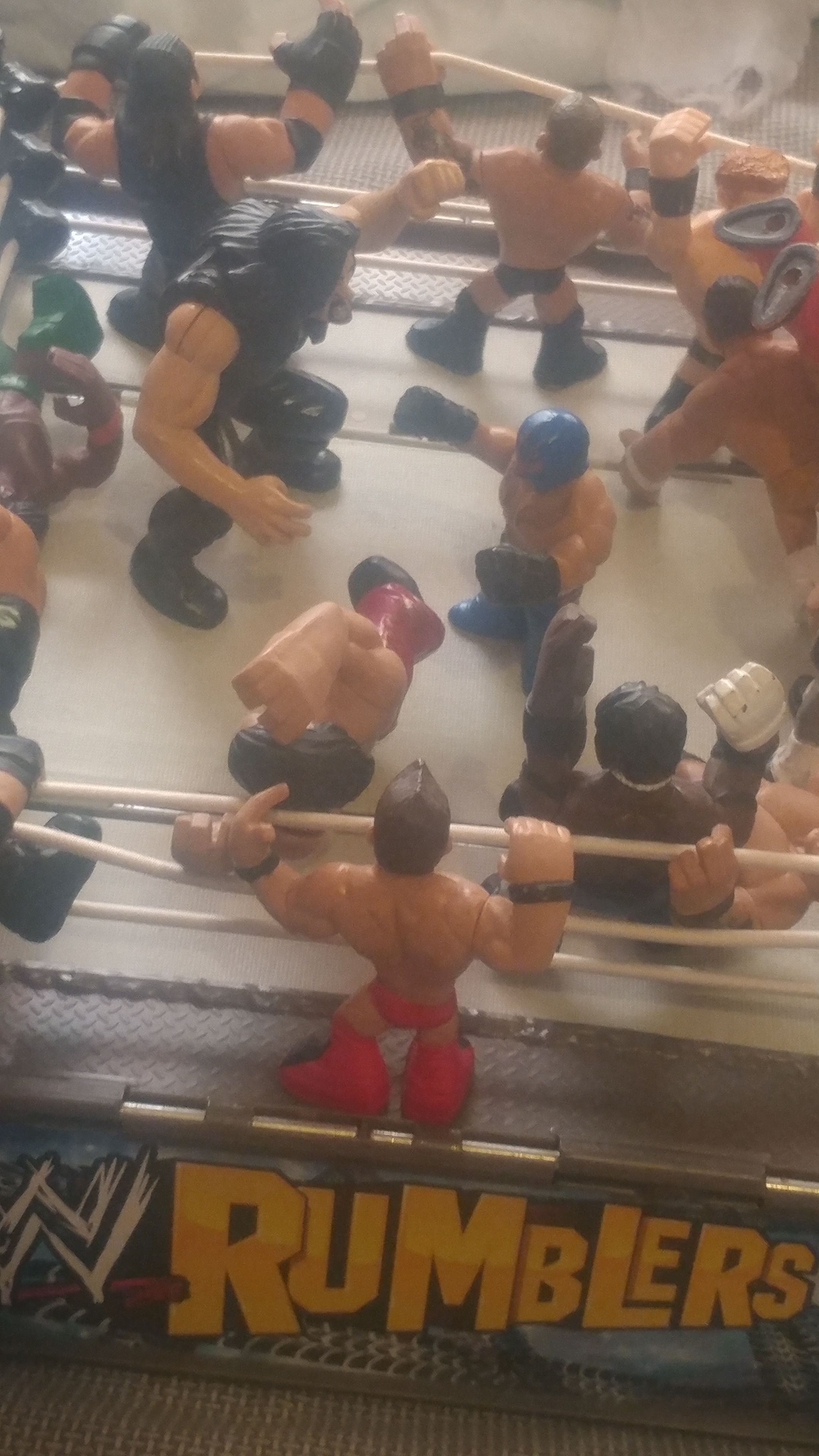 WWE RUMBLERS WRESTLING RING/SEMI TRUCK/MANY WRESTLERS INCLUDED