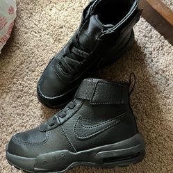 Nikes Boots.. Little KIDS!!  Size 10.5 ..$65 New!! No Box..