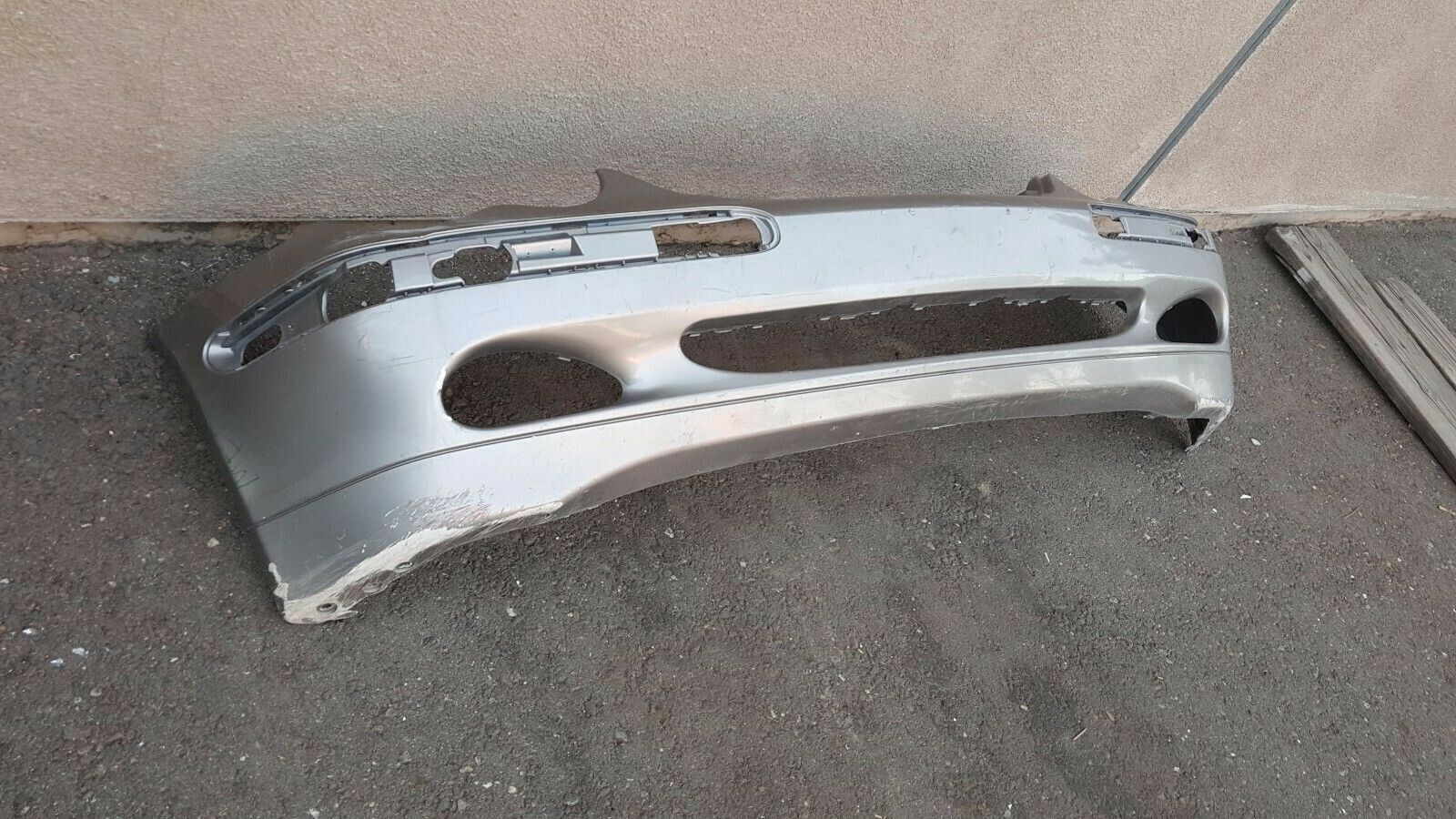 01 02 03 04 2001 2002 MERCEDES BENZ W203 C CLASS C230 C320 FRONT BUMPER COVER
