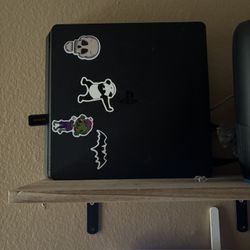 PS4 Slim Gaming Setup