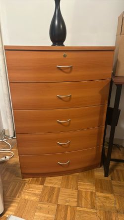 Dresser  5 drawers