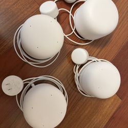 Google Nest Wifi Mesh Router and 3 points AC2200