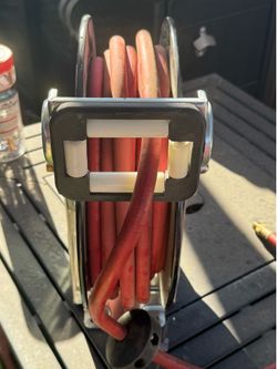 Automatic hose reel