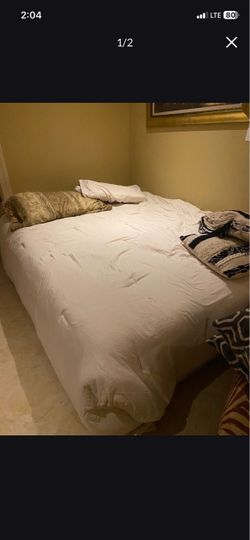 Free queen mattress and box mattres