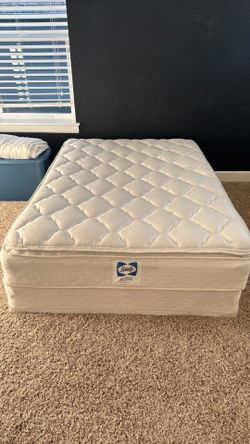 Double mattress with boxspring
