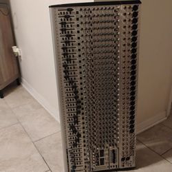 Behringer Eurodesk 32 channel Mixer