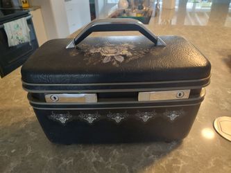 Vintage Suit Case Vanity Makeup Carry on with the key Navy Blue w/ flowers 15 x 8 x 8.5 inches