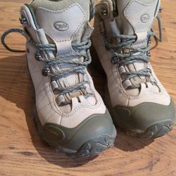 Oboz Hiking Shoes