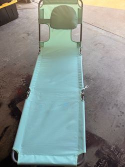 Folding Beach Lounge Chair with Face Hole