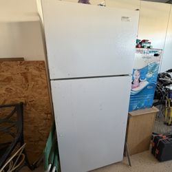 FREE Fridge (works)