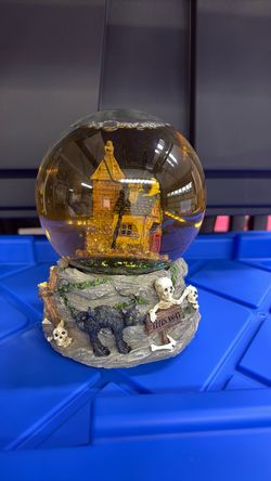 Halloween Music globe