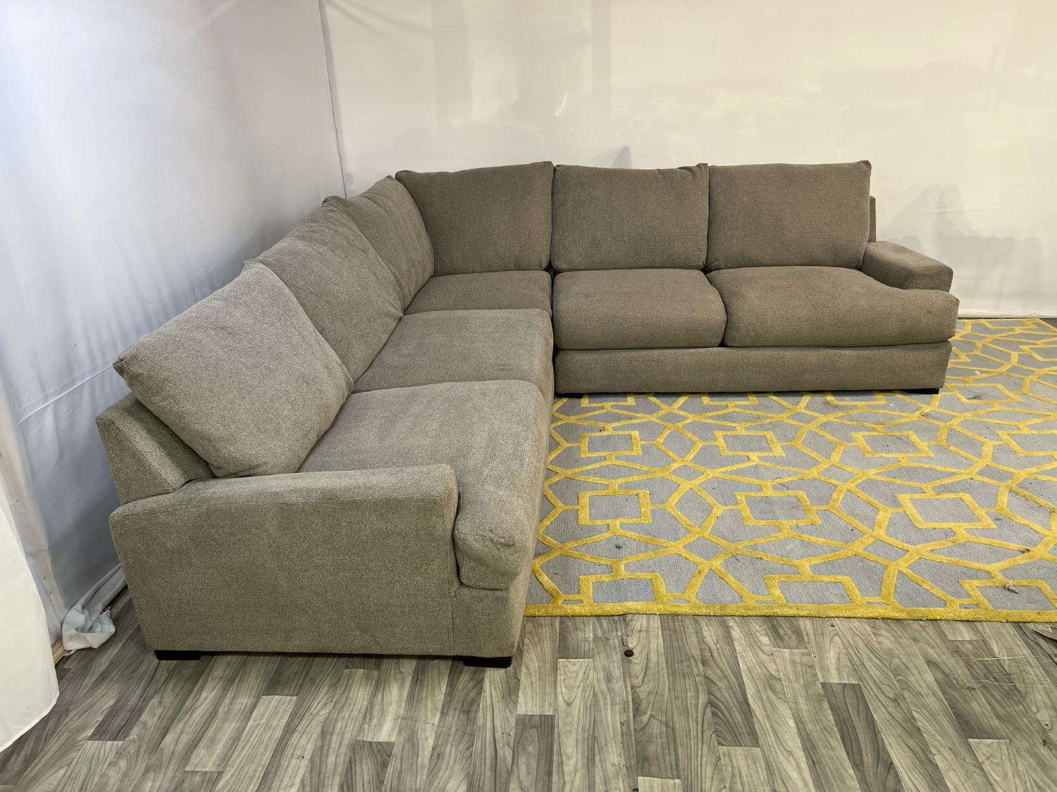 ( Delivery Available ) Broyhill Large Light Gray Sectional Couch