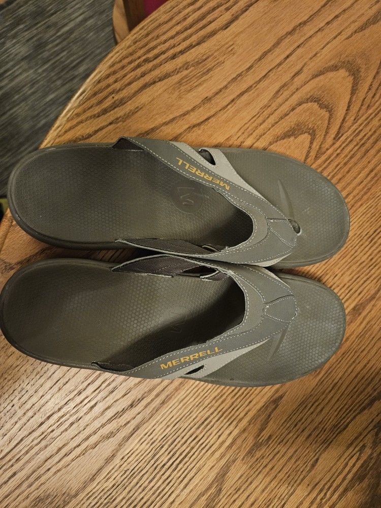 Merrell Flip Flops - Size 12