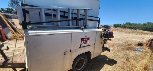 Enclosed Utilty Trailer