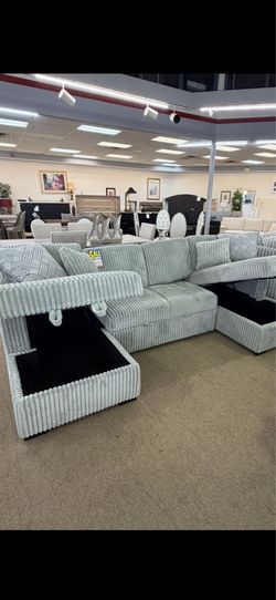 Blow Out Deal Sectional Pull Out Bed