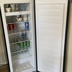 It’s Still Available - Garage Ready - 7 Cu Ft Frigidaire Convertible Upright Freezer / Refrigerator 