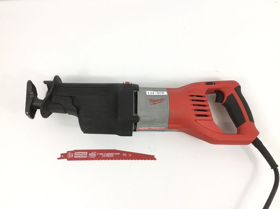 Milwaukee 6538-21 15.0 Amp Super Sawzall Reciprocating Saw With Hard Case  for Sale in Arlington Heights, IL OfferUp