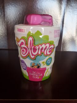 Blume Doll