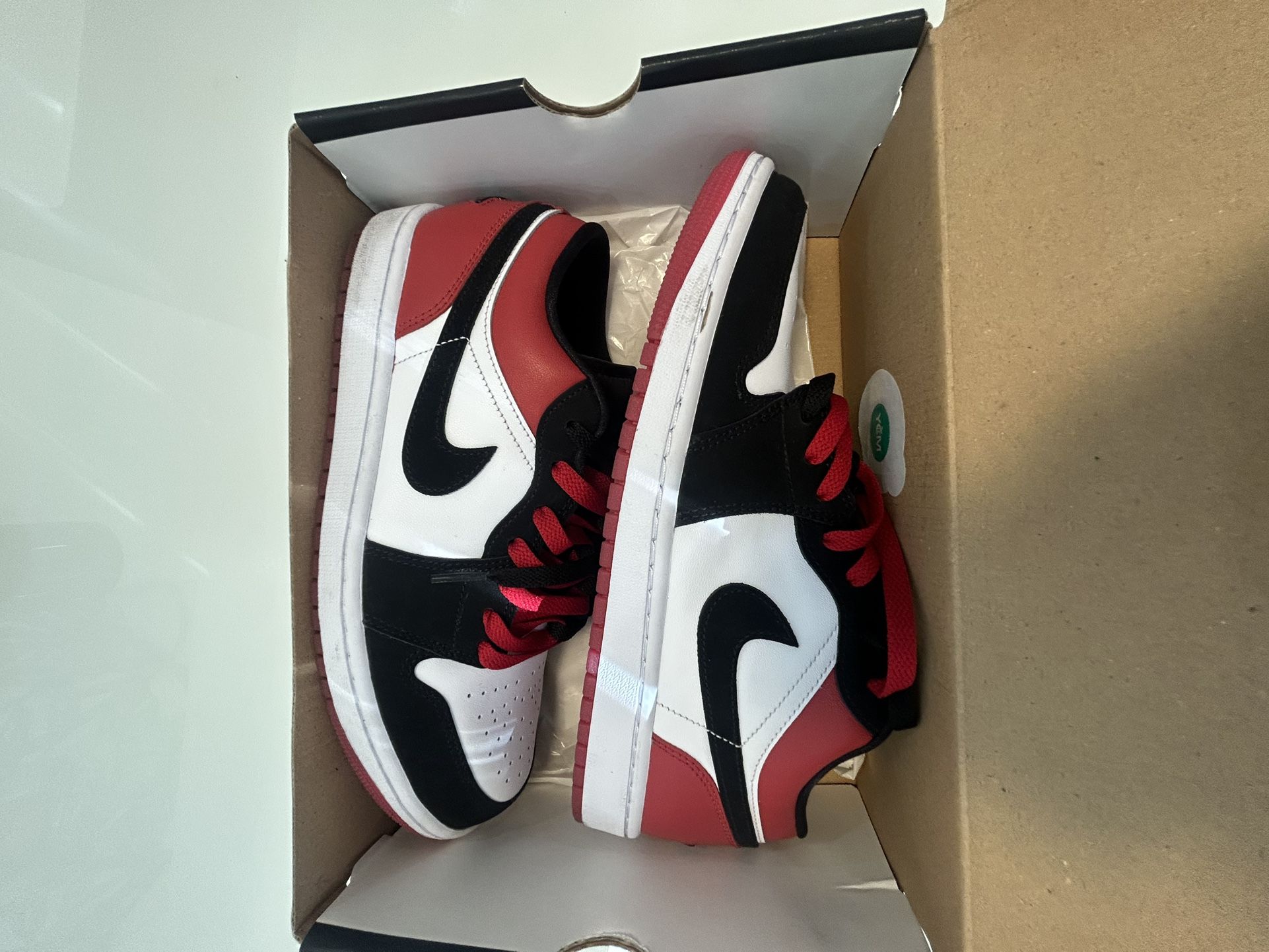 Air Jordan 1 Low “Black Toe” – Size 9.5